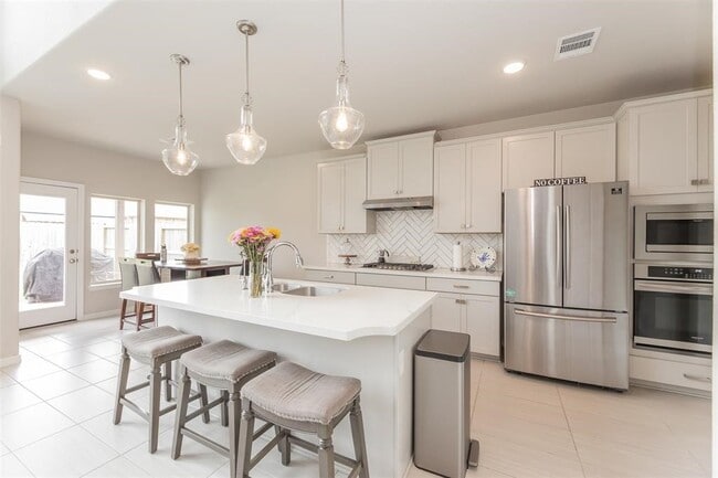 Building Photo - 11730 Twin Creeks Hill Dr