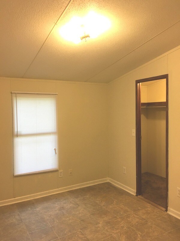 Building Photo - 1350 Danielsville Rd