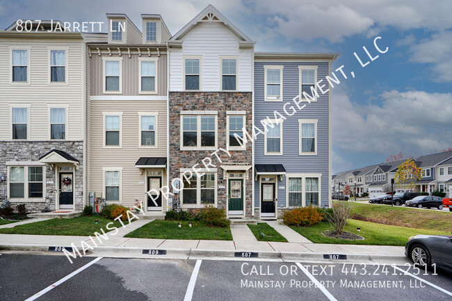 Primary Photo - 3 Bedroom Luxury Townhome in Tanyard Cove!