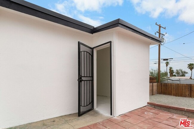 Building Photo - 66895 Buena Vista Ave