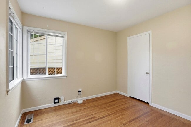 Building Photo - 251 C St