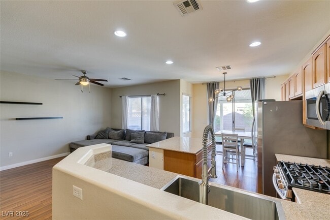 Building Photo - 5410 Coral Ribbon Ave