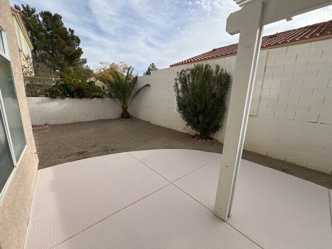 Building Photo - Encounter the ultimate luxury living experience with this 4-bedroom, 2197 sq ft house