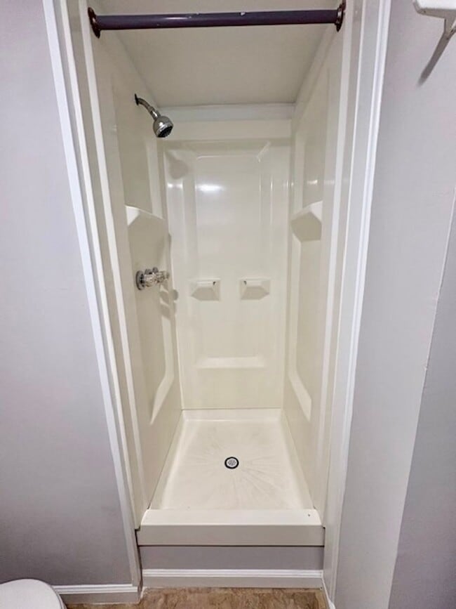 Building Photo - Beautiful end-unit townhome. Walkout basem...