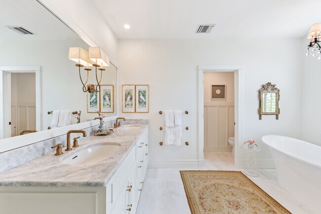 Building Photo - 573 Buttonwood Bay Dr