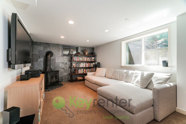 Building Photo - Your West Seattle Retreat – Hot Tub, Firep...