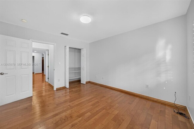 Building Photo - 1237 Aduana Ave