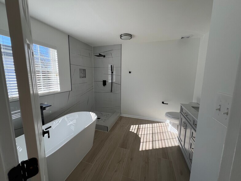 Building Photo - 14205 Brenham Dr