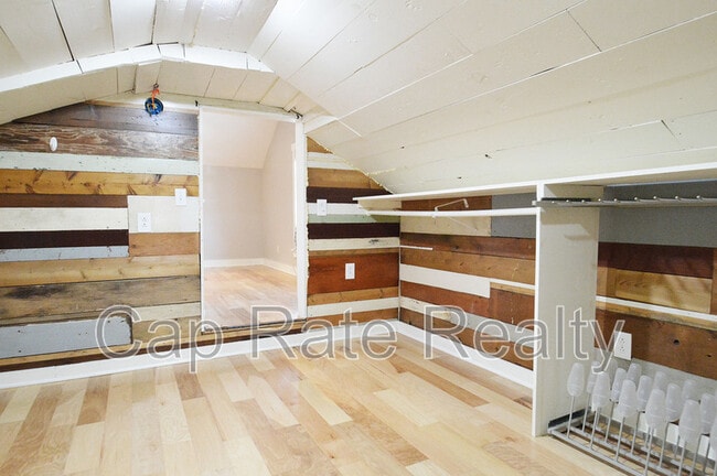 Building Photo - 216 Cherrington Rd