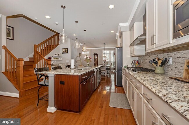Building Photo - 619 Blandwood Rd