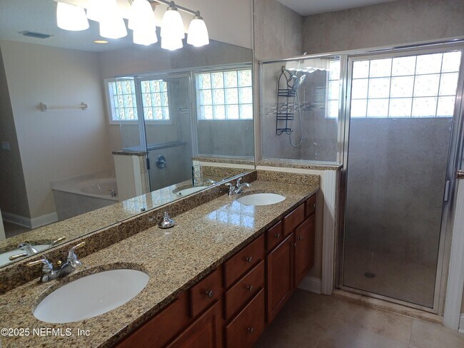 Building Photo - 4463 Ecton Ln E