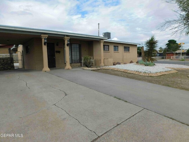 Building Photo - 7423 Mojave Dr