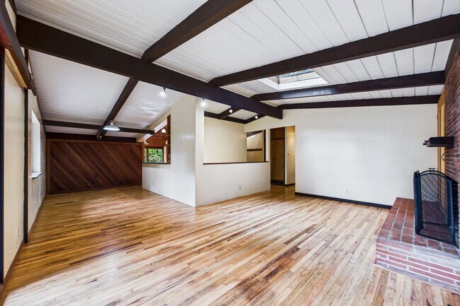 Building Photo - 2910 Greenbriar Ln