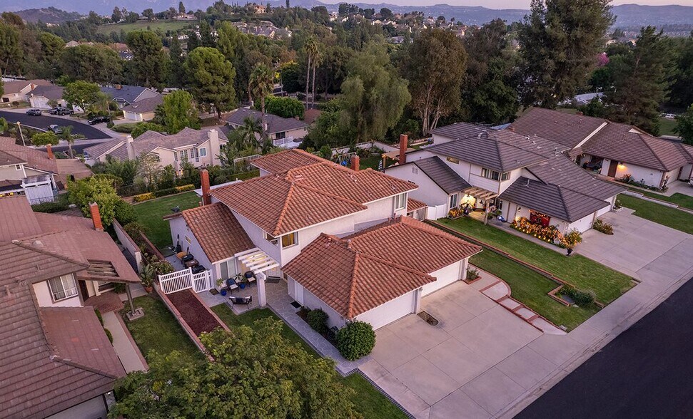 Building Photo - 3922 Ravenswood Dr