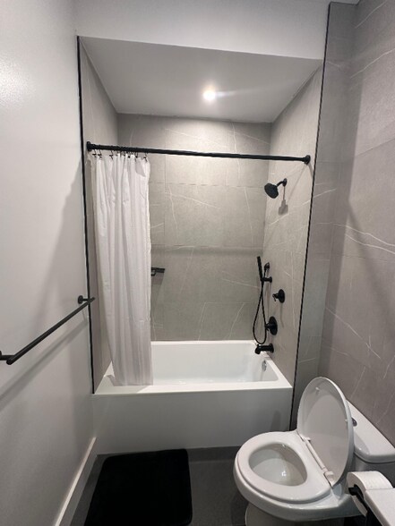 Building Photo - 103 Jewett Ave