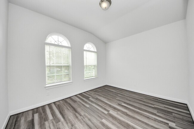 Building Photo - 8815 Arch Rock Dr