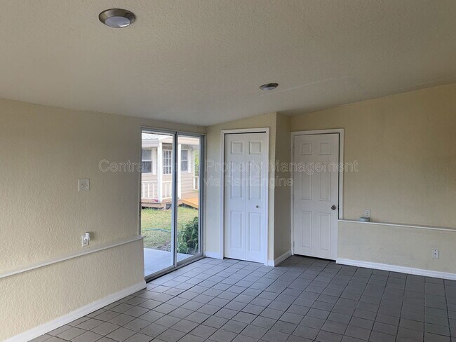 Building Photo - 202 Bamboo Dr