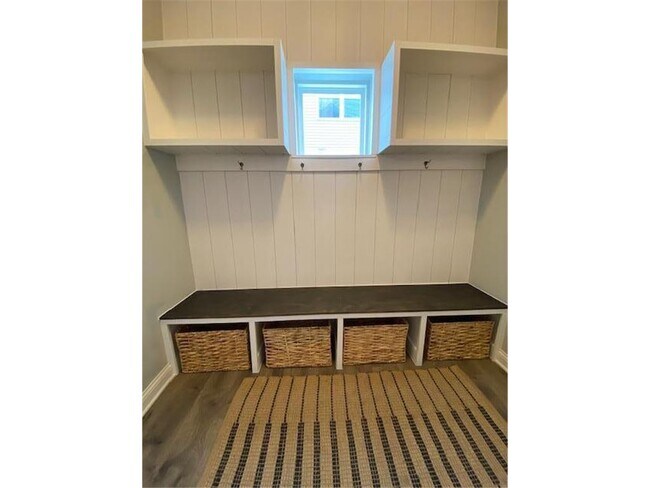 Building Photo - 5596 Orchard Cove