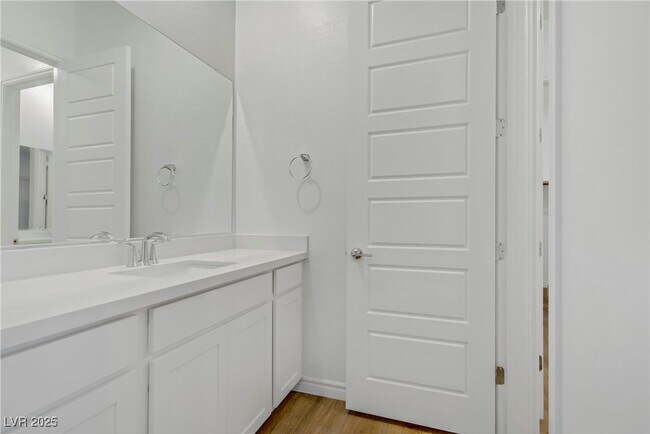 Building Photo - 12556 Heritage Hts Dr