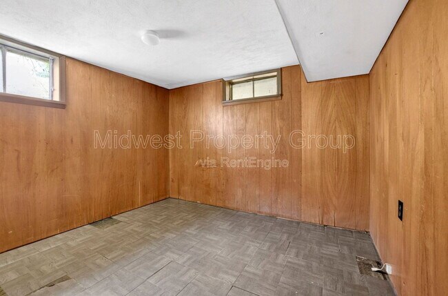 Building Photo - 10027 Lilac Ave
