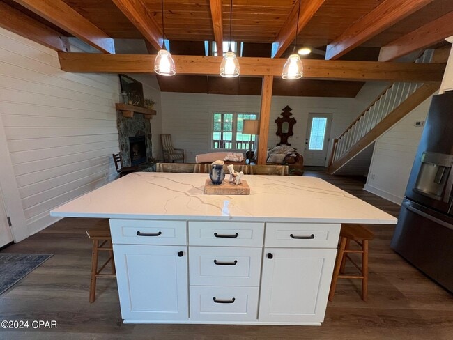 Building Photo - 4158 Thompson Rd