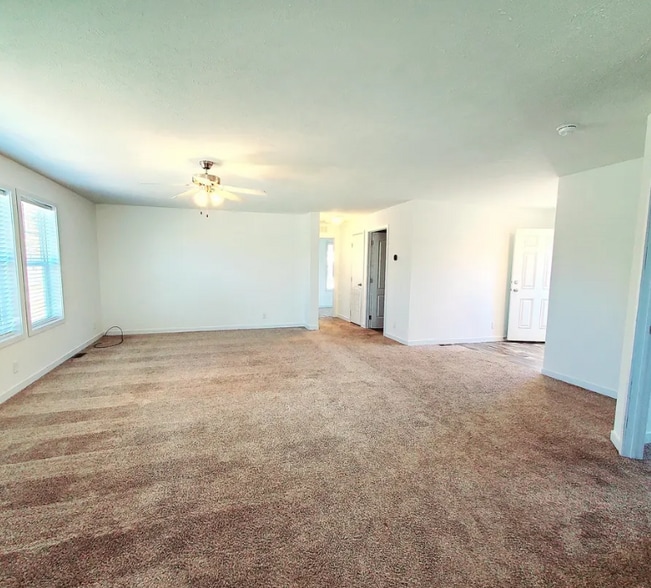 Building Photo - 9269 Windjammer Dr