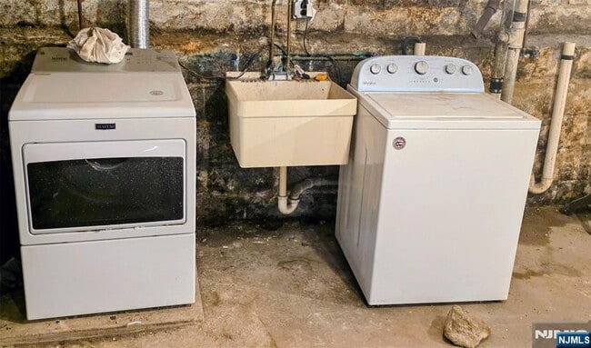 Building Photo - 245 Beech St