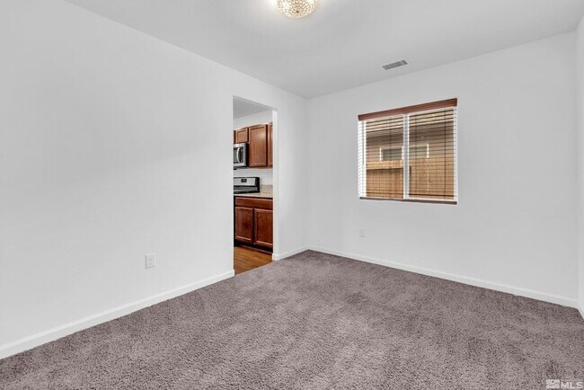 Building Photo - 698 Valmy Dr