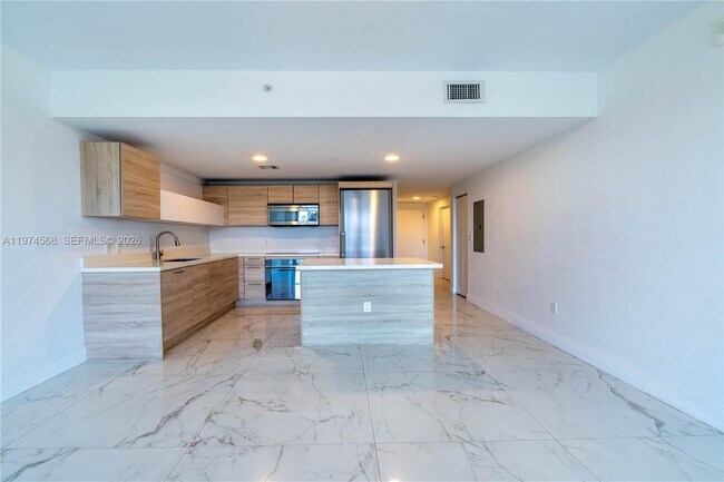 Building Photo - 16385 Biscayne Blvd