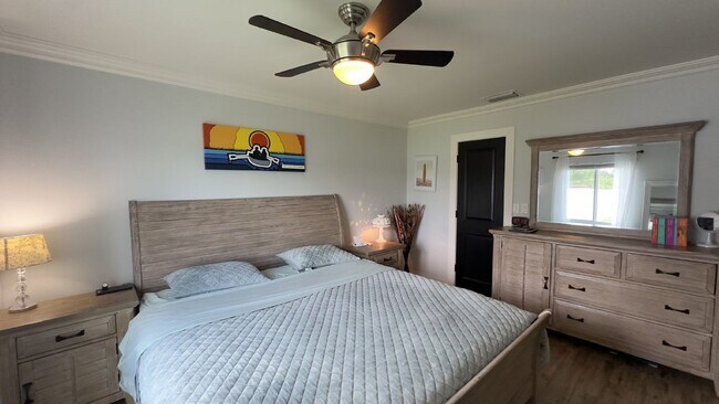 Building Photo - $2,995.00 - 3 Beds / 2 Baths, no deposit option available!