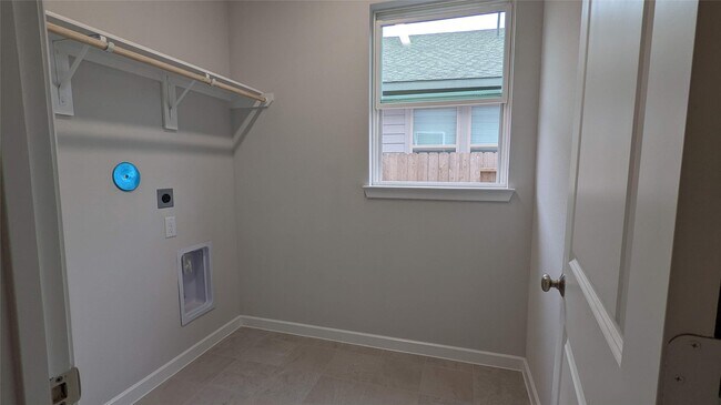 Building Photo - 18606 Albany Bay Ln
