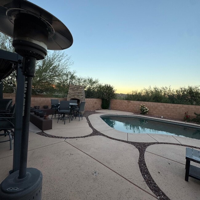 Building Photo - 1111 Vista De Los Alamos