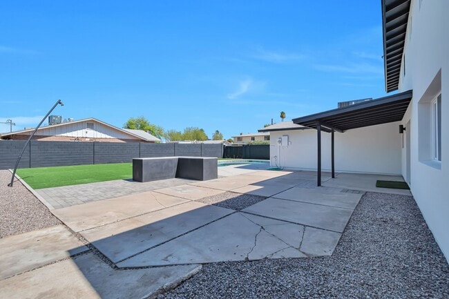 Building Photo - Huge 2 Story Home in Prime ASU neighborhood