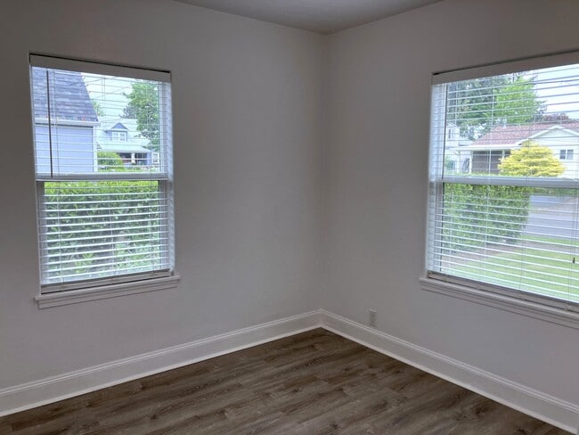 Building Photo - 321 Magnolia Ct NW