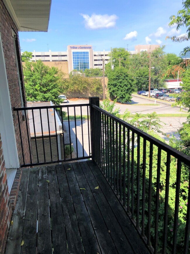 Building Photo - 2210 State St