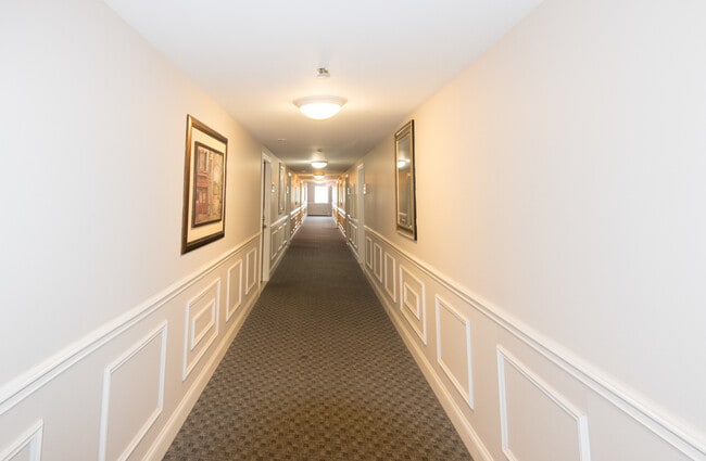 Building Photo - 2206 S Goebbert Rd