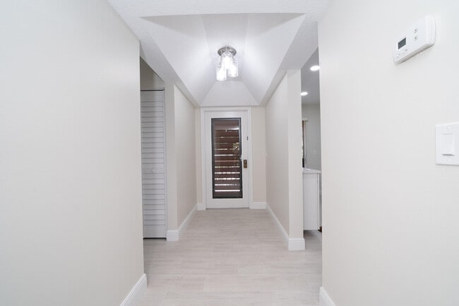 Building Photo - 208 Brackenwood Terrace