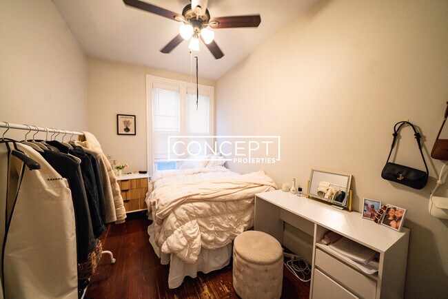 Building Photo - 719 Parker St