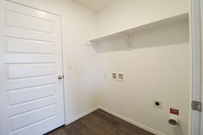 Building Photo - New Build 3 Bedroom Home Available For Immediate Move In!! Robninson Ranch