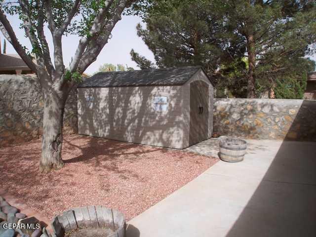 Building Photo - 1633 Charles Owens Dr