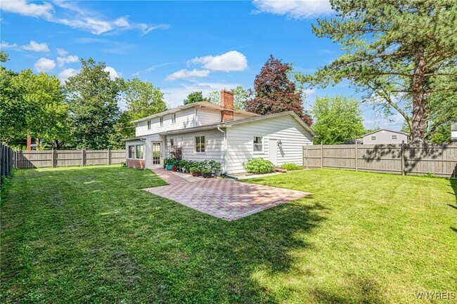 Building Photo - 71 Chaumont Dr