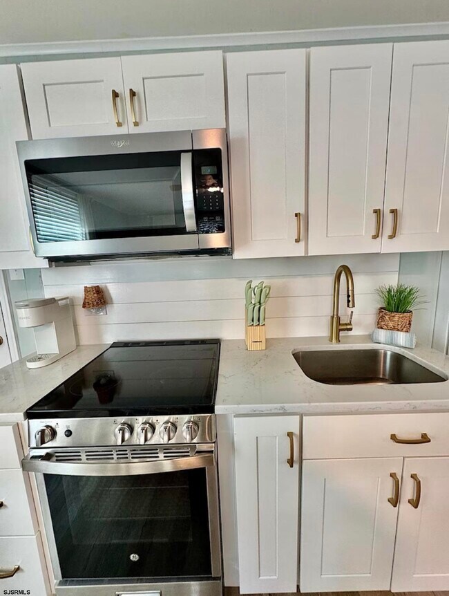 Building Photo - 512 W Brigantine Ave