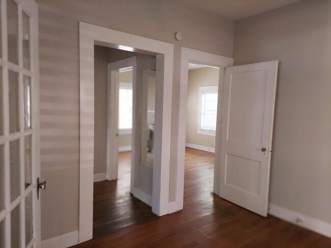 Building Photo - 2712 Whitis Ave
