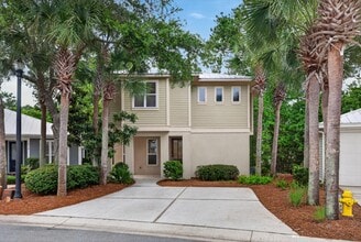 Building Photo - 2019 Pine Island Cir