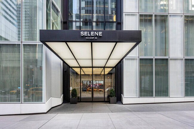 Building Photo - 100 E 53rd St