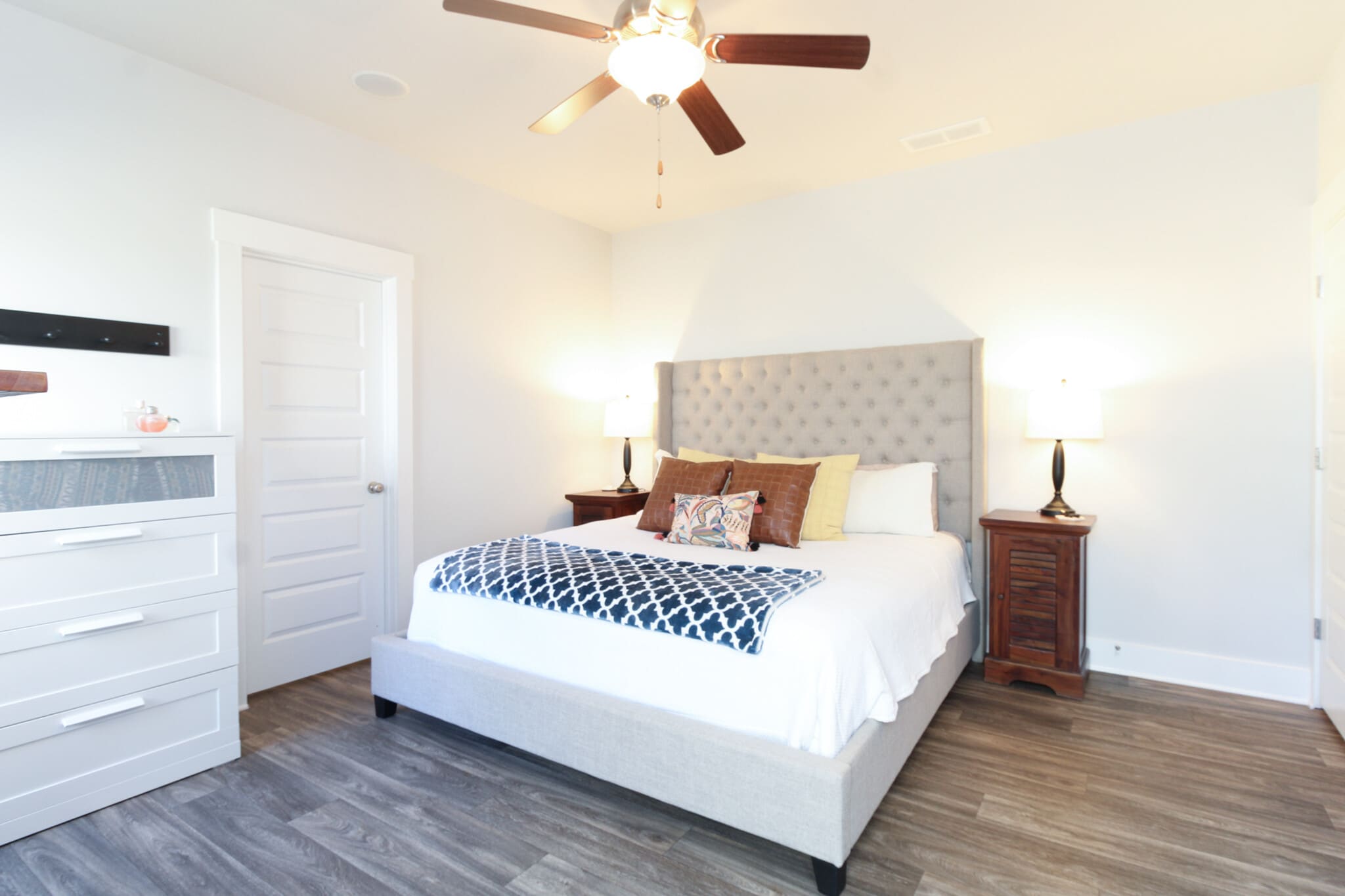 Building Photo - 421 Park W Blvd