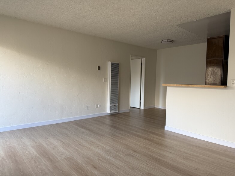 Building Photo - 15001 Condon Ave
