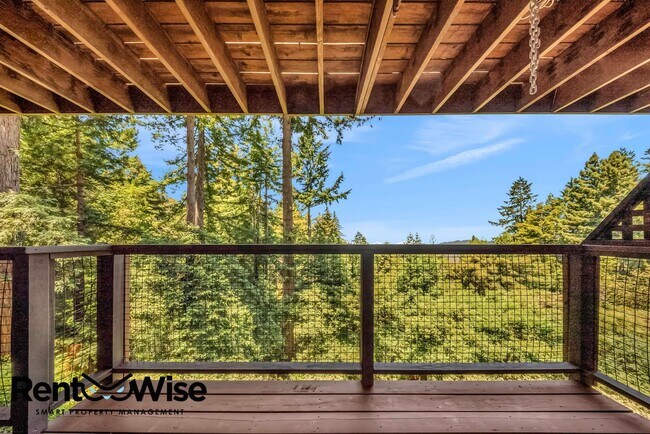 Building Photo - 14826 Skyline Blvd