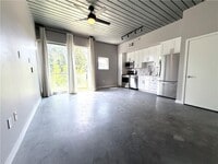 Building Photo - 620 Glen Iris Dr NE