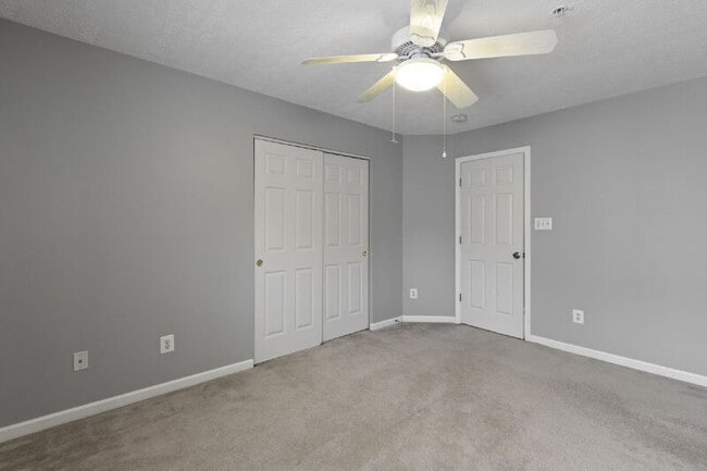 Building Photo - 212 Merlin Dr